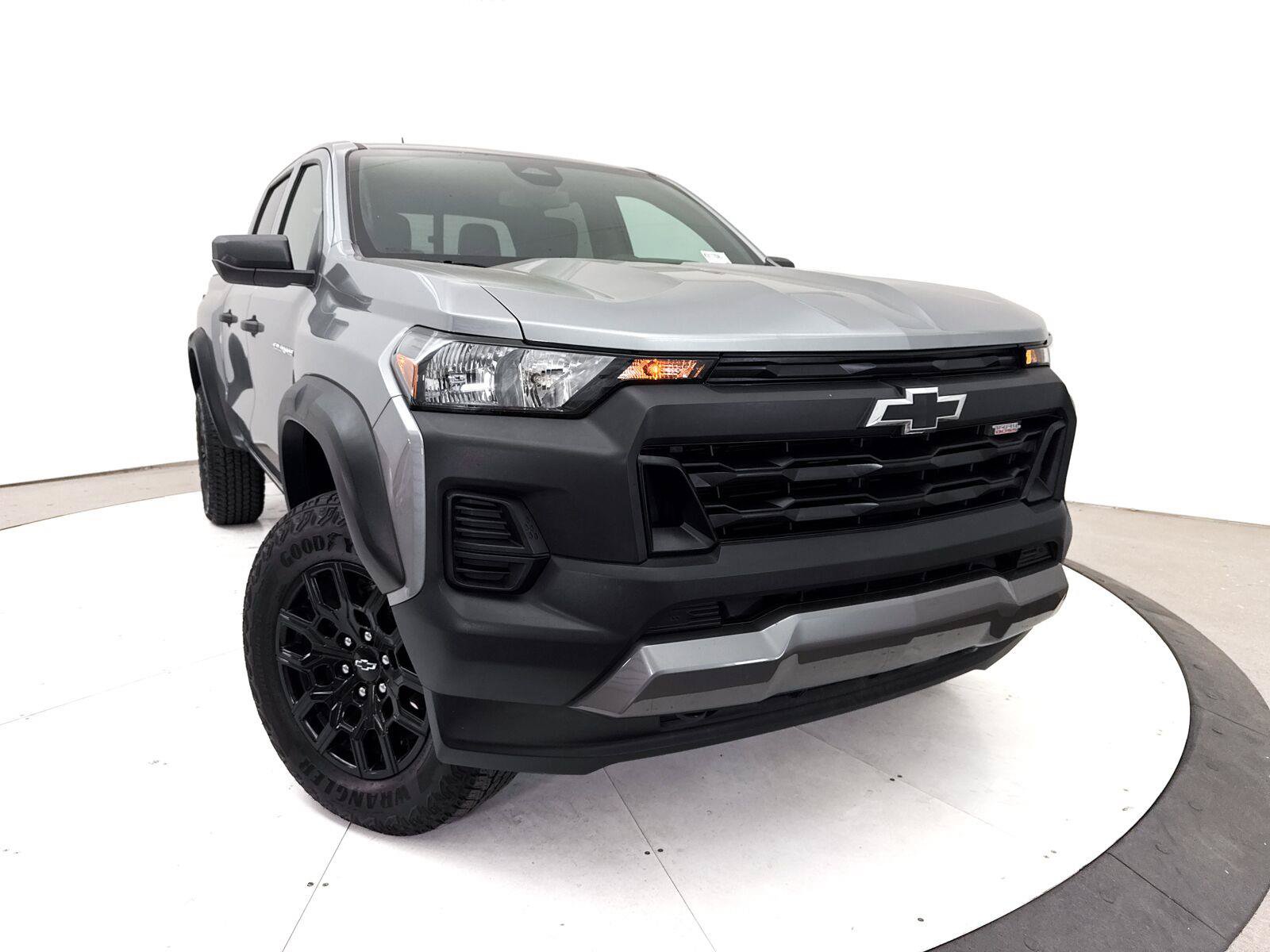 Used 2024 Chevrolet Colorado Trail Boss w/ Advanced Trailering Package AWD/4WD image 6