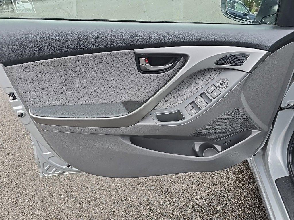 Used 2013 Hyundai Elantra Limited image 20