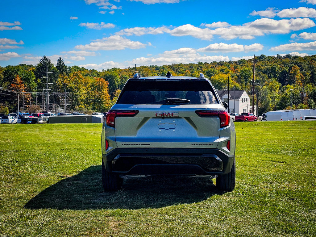 New 2027 GMC Terrain Elevation w/ Elevation Premium Package AWD/4WD image 4