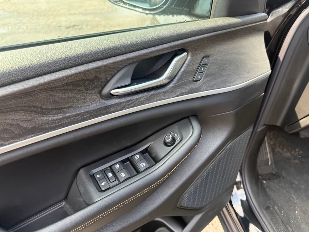 New 2026 Jeep Grand Cherokee L Limited AWD/4WD image 22