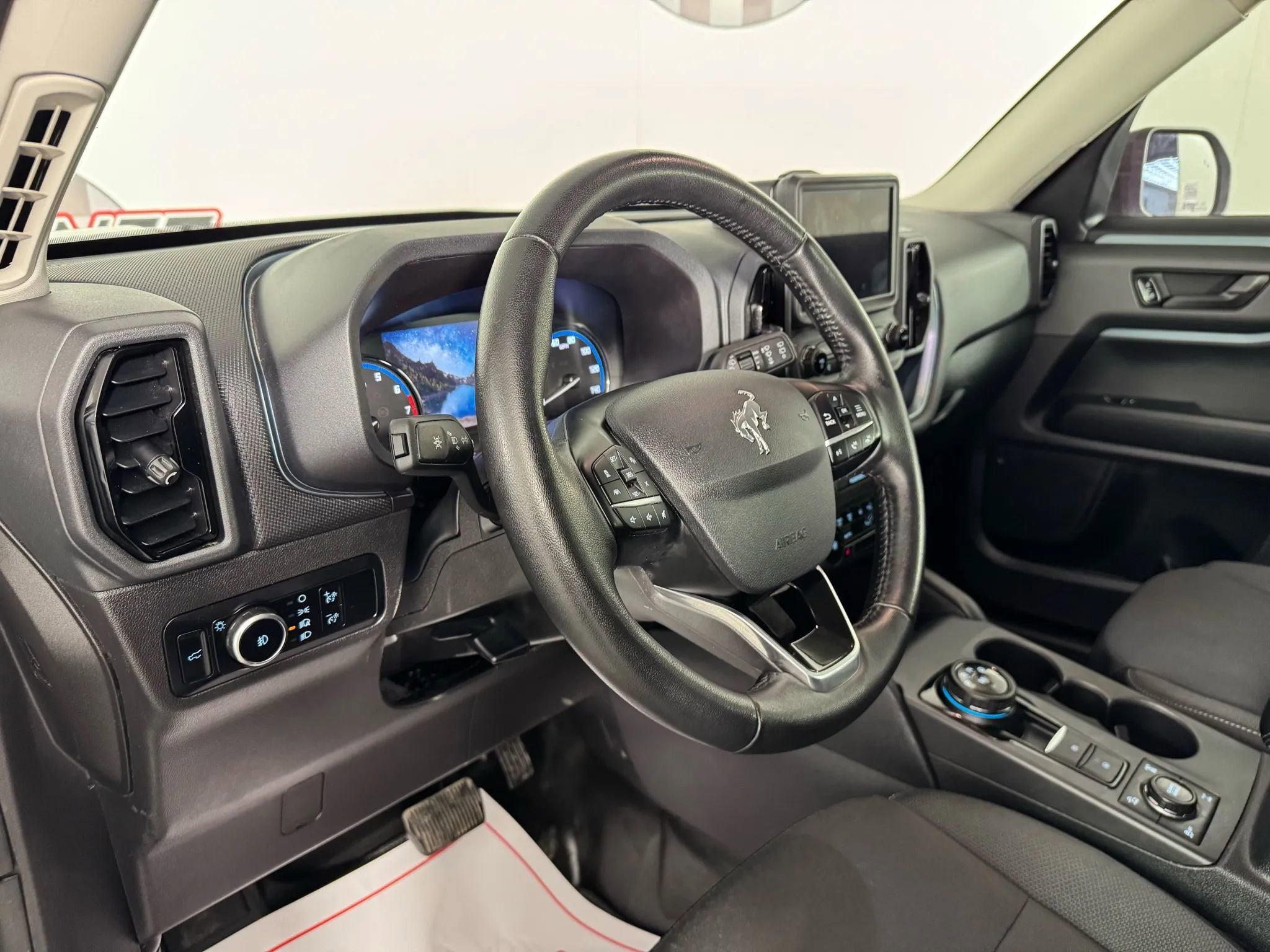 Used 2023 Ford Bronco Sport Badlands image 10