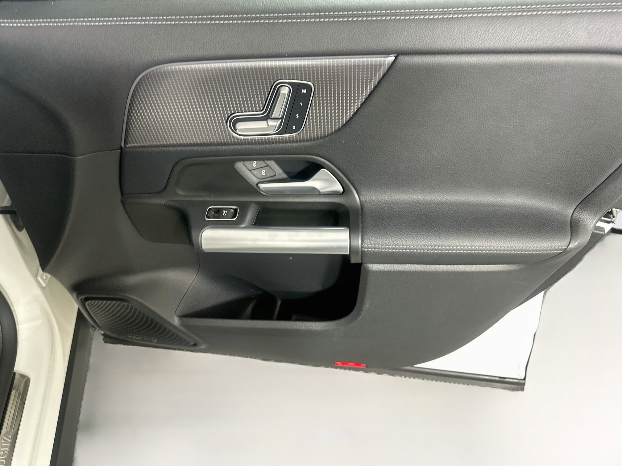 Used 2023 Mercedes-Benz GLA 250 w/ Premium Package image 31