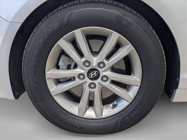 Used 2015 Hyundai Sonata SE FWD image 9