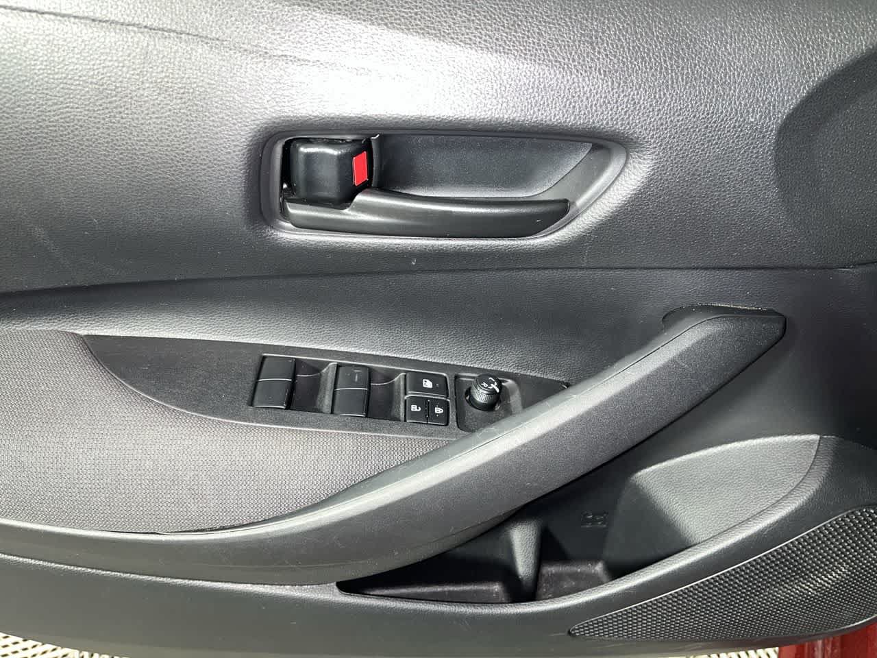 Used 2025 Toyota Corolla LE FWD image 13