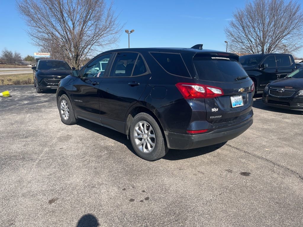 Used 2020 Chevrolet Equinox LS w/ LS Convenience Package image 4