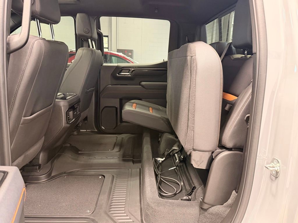 Used 2025 GMC Sierra 1500 AT4 w/ AT4 Premium Package AWD/4WD image 19