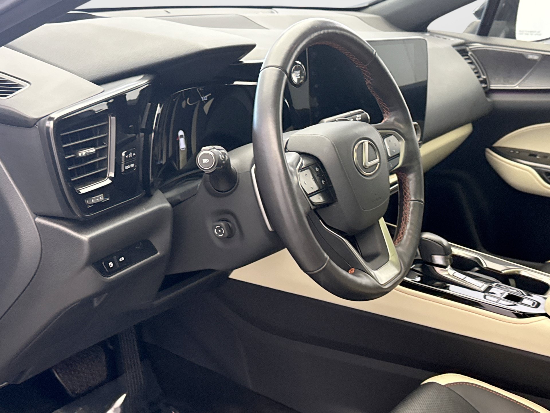 Used 2024 Lexus NX 350 AWD w/ Vision Package image 10