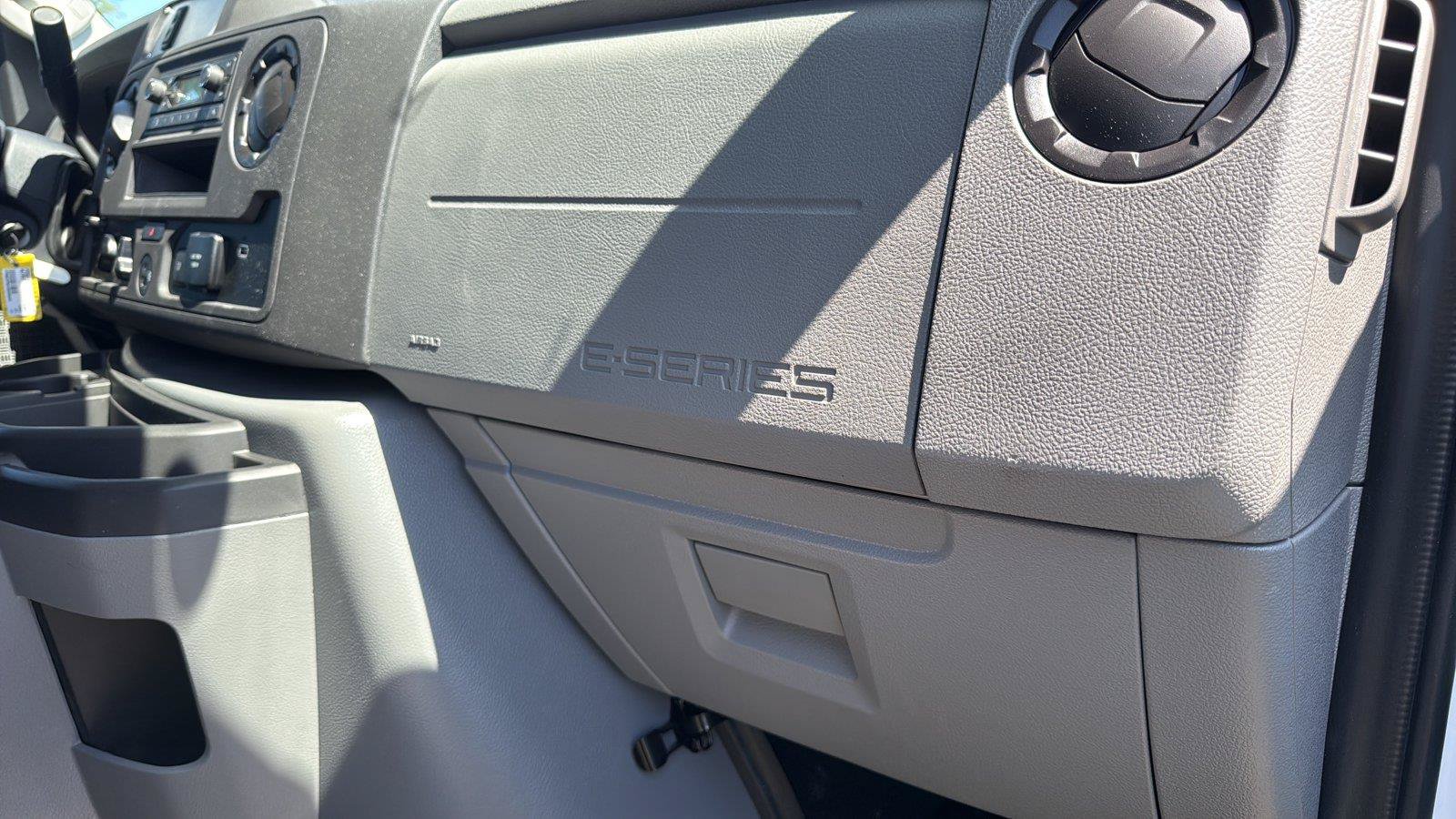 New 2027 Ford E-350 and Econoline 350 Super Duty w/ Power Equipment Group RWD image 17