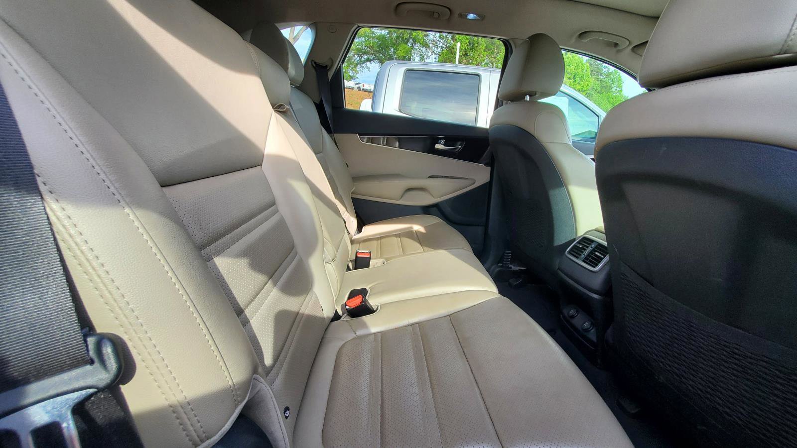 Used 2020 Kia Sorento EX image 6