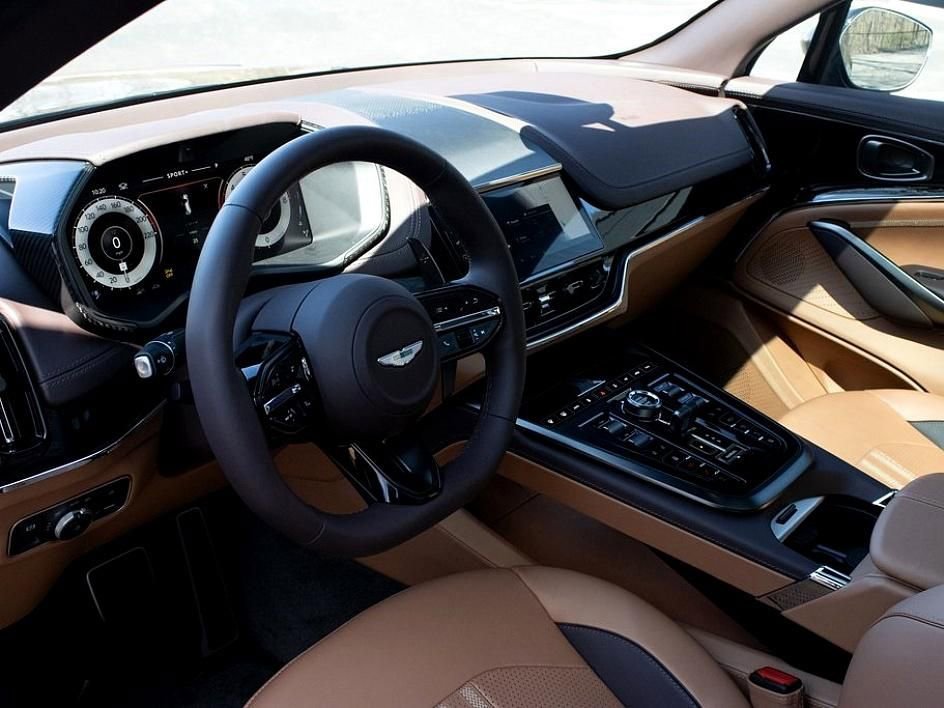 New 2025 Aston Martin DBX 707 image 7