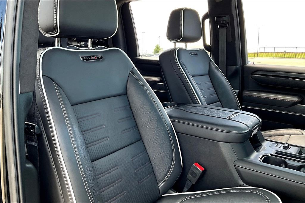 Used 2024 GMC Sierra 2500 AT4X image 10