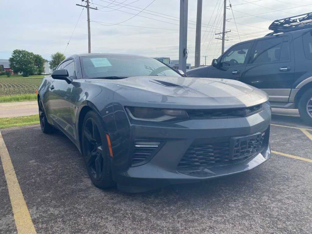 Used 2018 Chevrolet Camaro SS RWD image 2