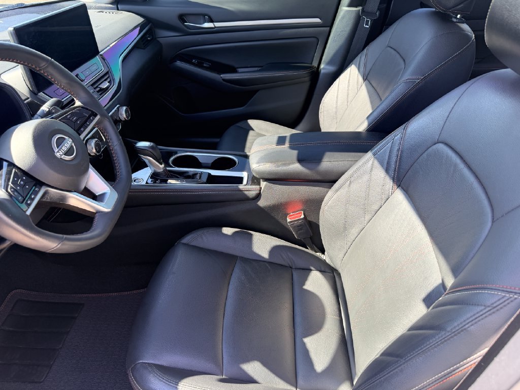 Used 2024 Nissan Altima 2.5 SR w/ SR Premium Package FWD image 27