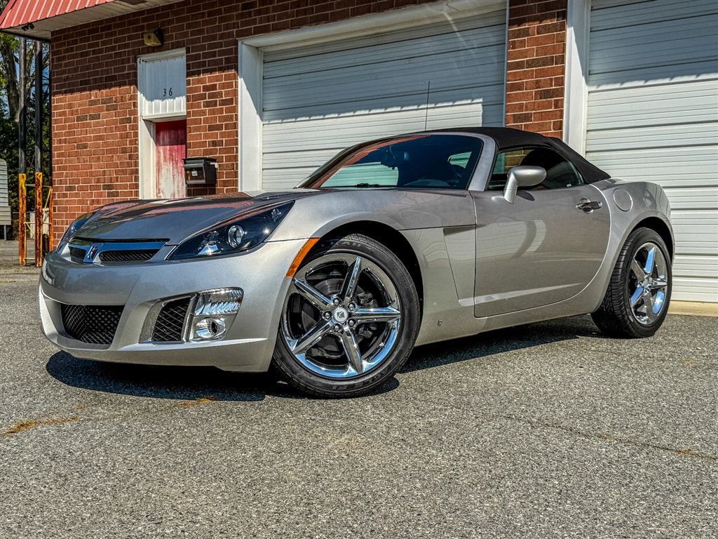 Used 2008 Saturn Sky Red Line image 2