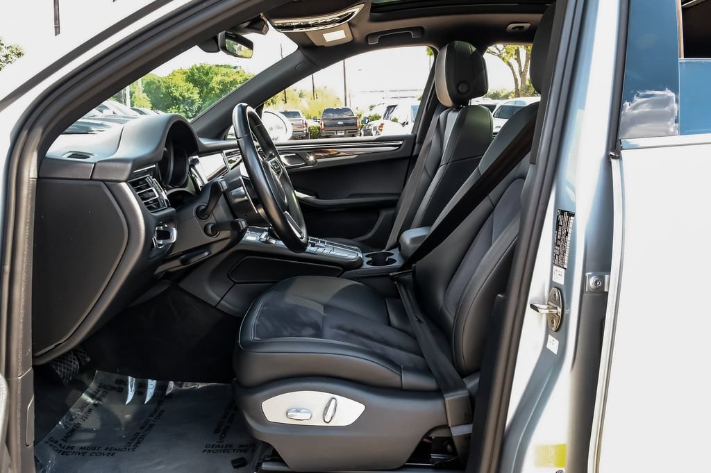Used 2021 Porsche Macan S AWD/4WD image 38