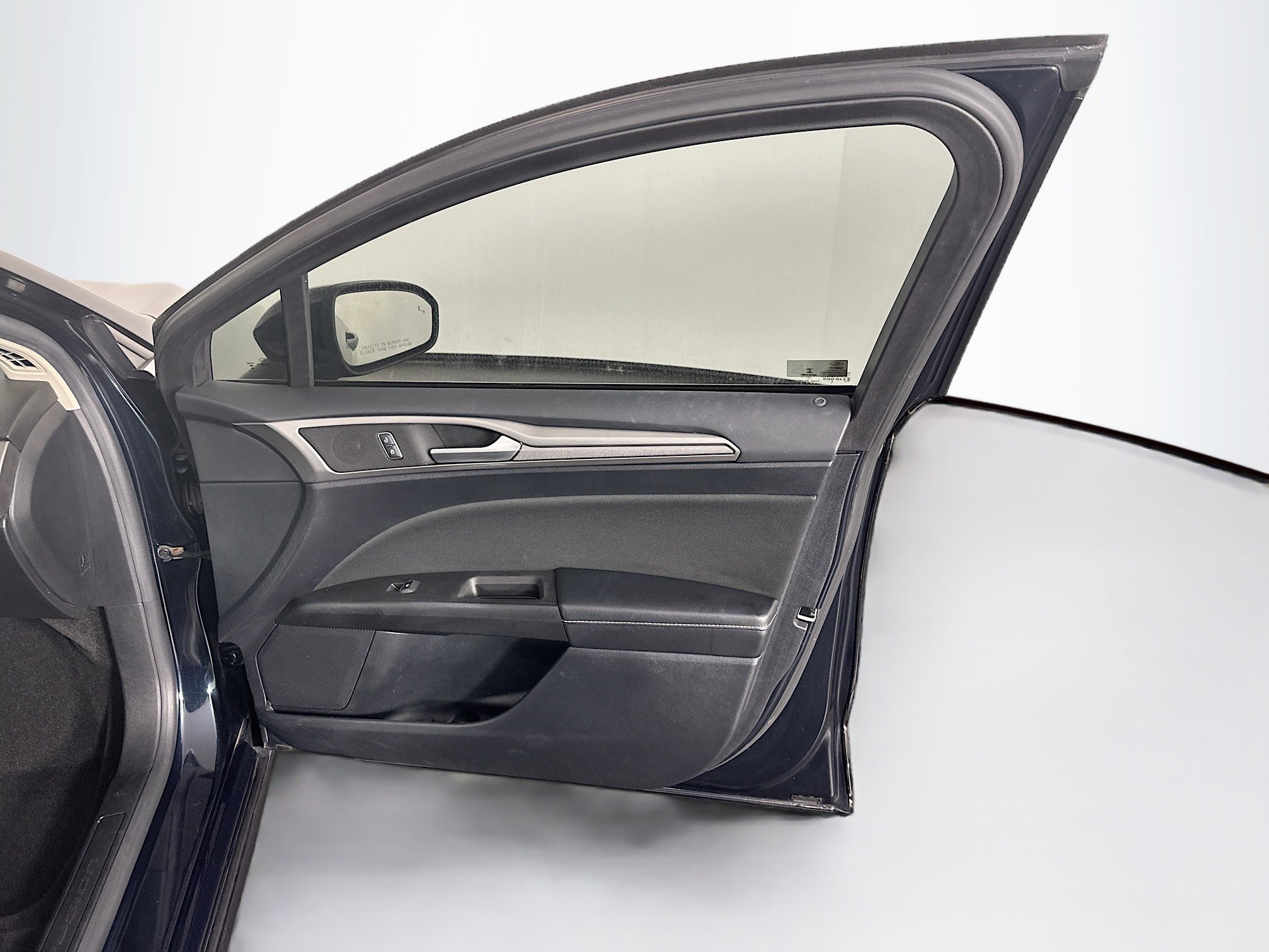 Used 2020 Ford Fusion SE FWD image 30