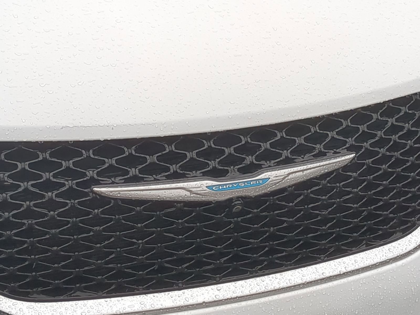Used 2021 Chrysler Pacifica Touring-L FWD image 16