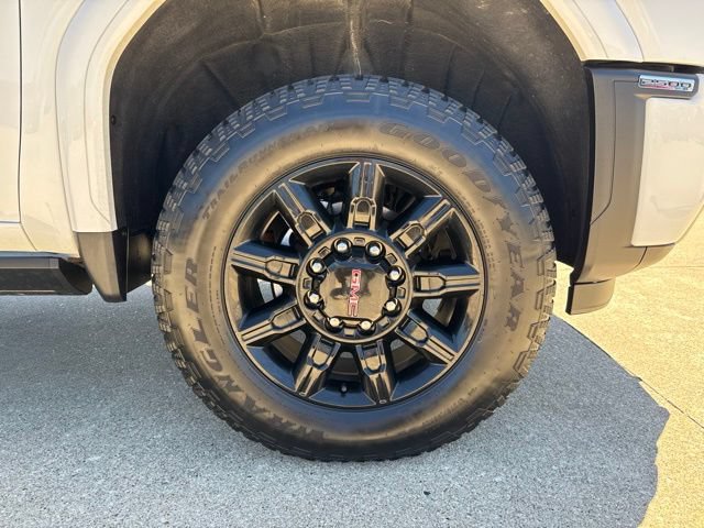 Used 2025 GMC Sierra 2500 AT4 w/ AT4 Premium Plus Package AWD/4WD image 9