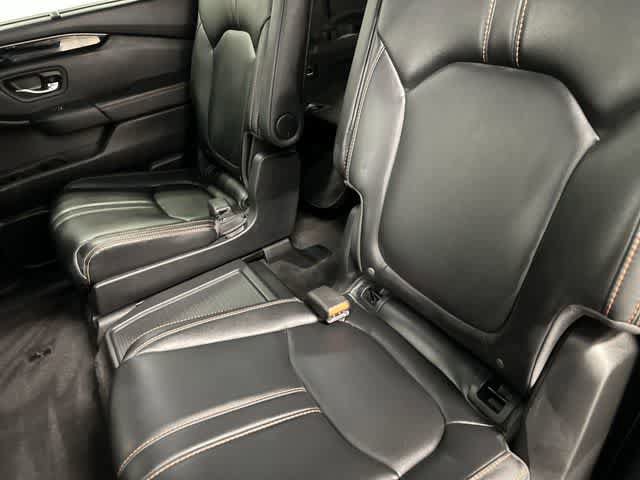 Used 2025 Honda Pilot TrailSport image 11