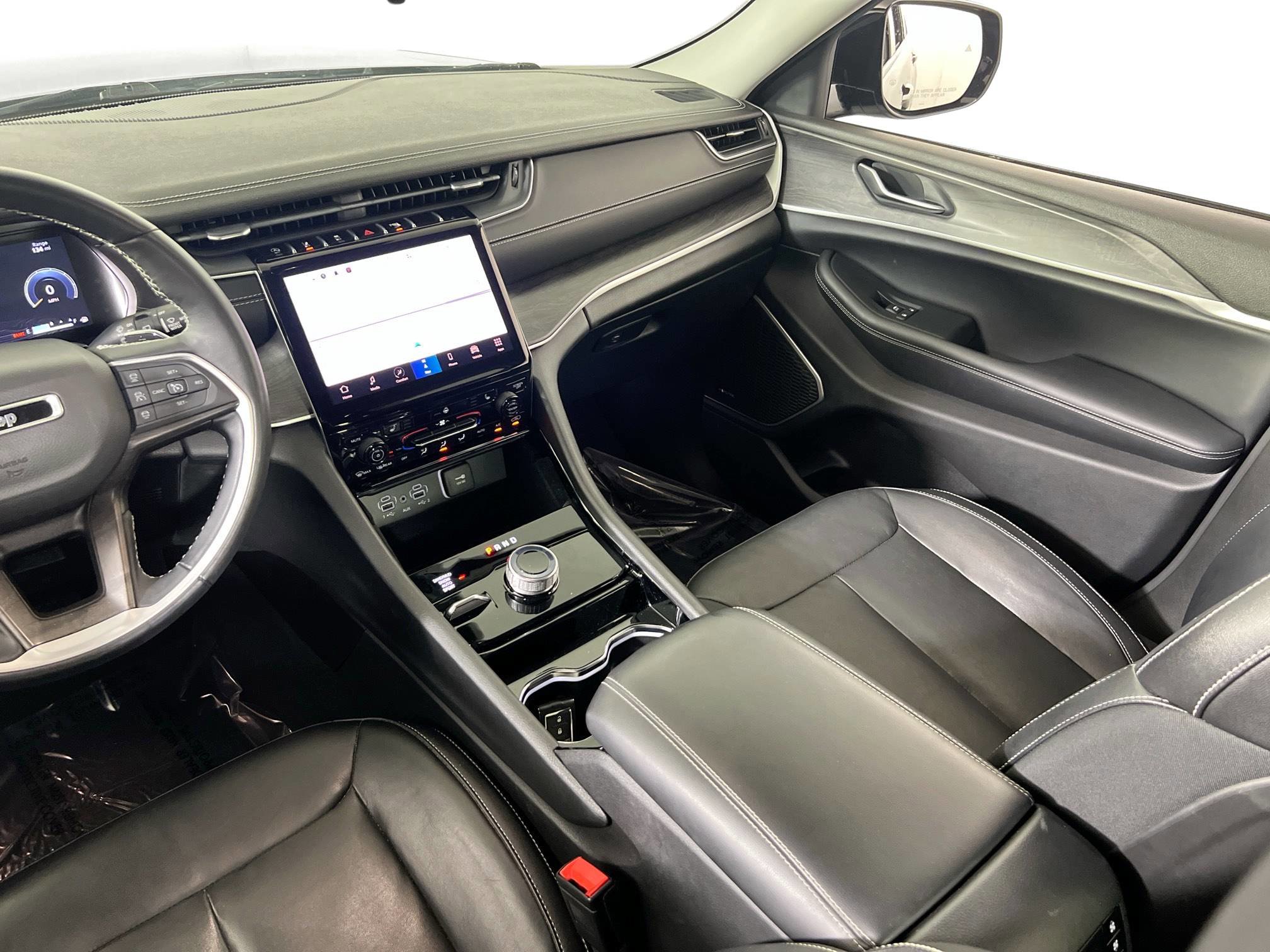 Used 2022 Jeep Grand Cherokee L Limited image 23