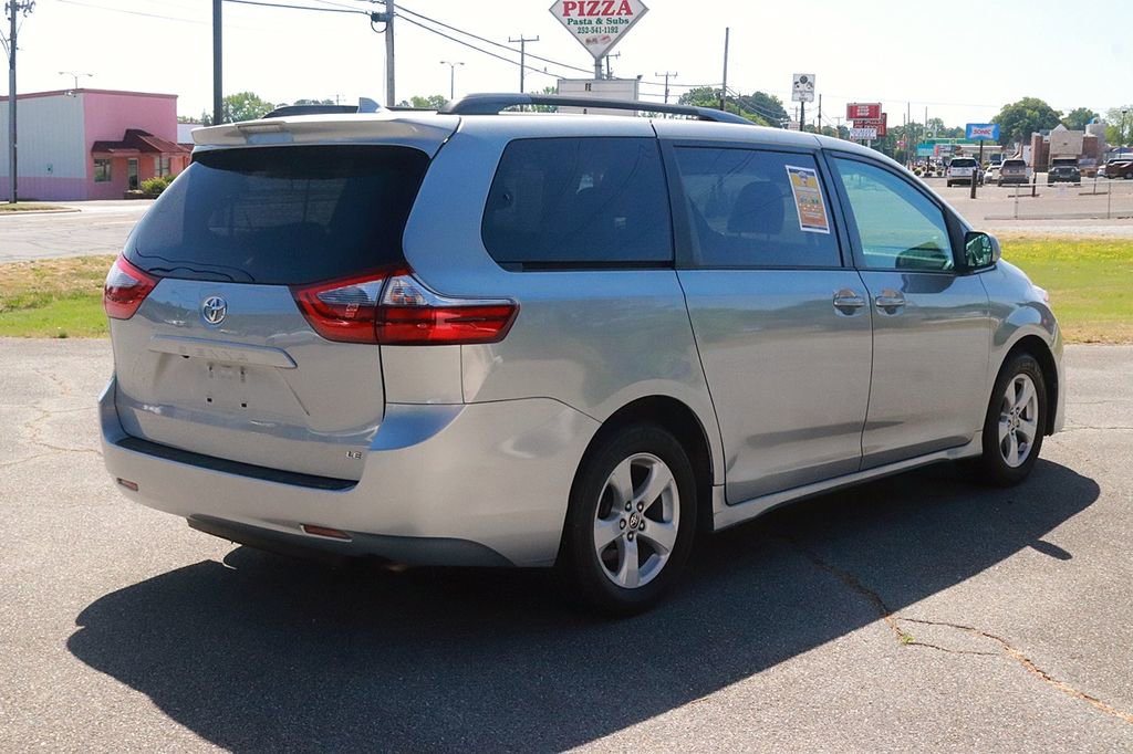 Used 2020 Toyota Sienna LE FWD image 7