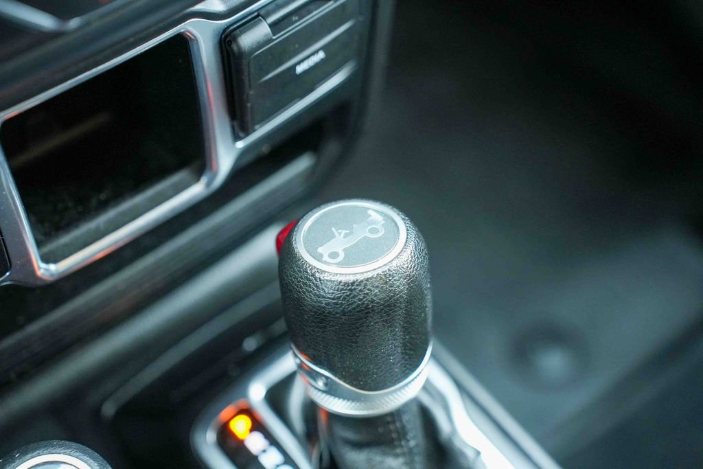 Used 2018 Jeep Wrangler Unlimited Sport image 29