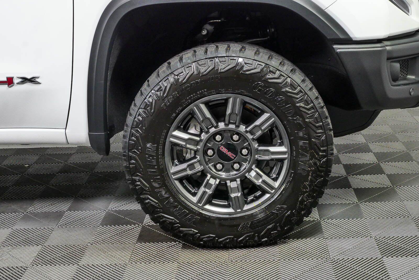 New 2026 GMC Sierra 1500 AT4X AWD/4WD image 38