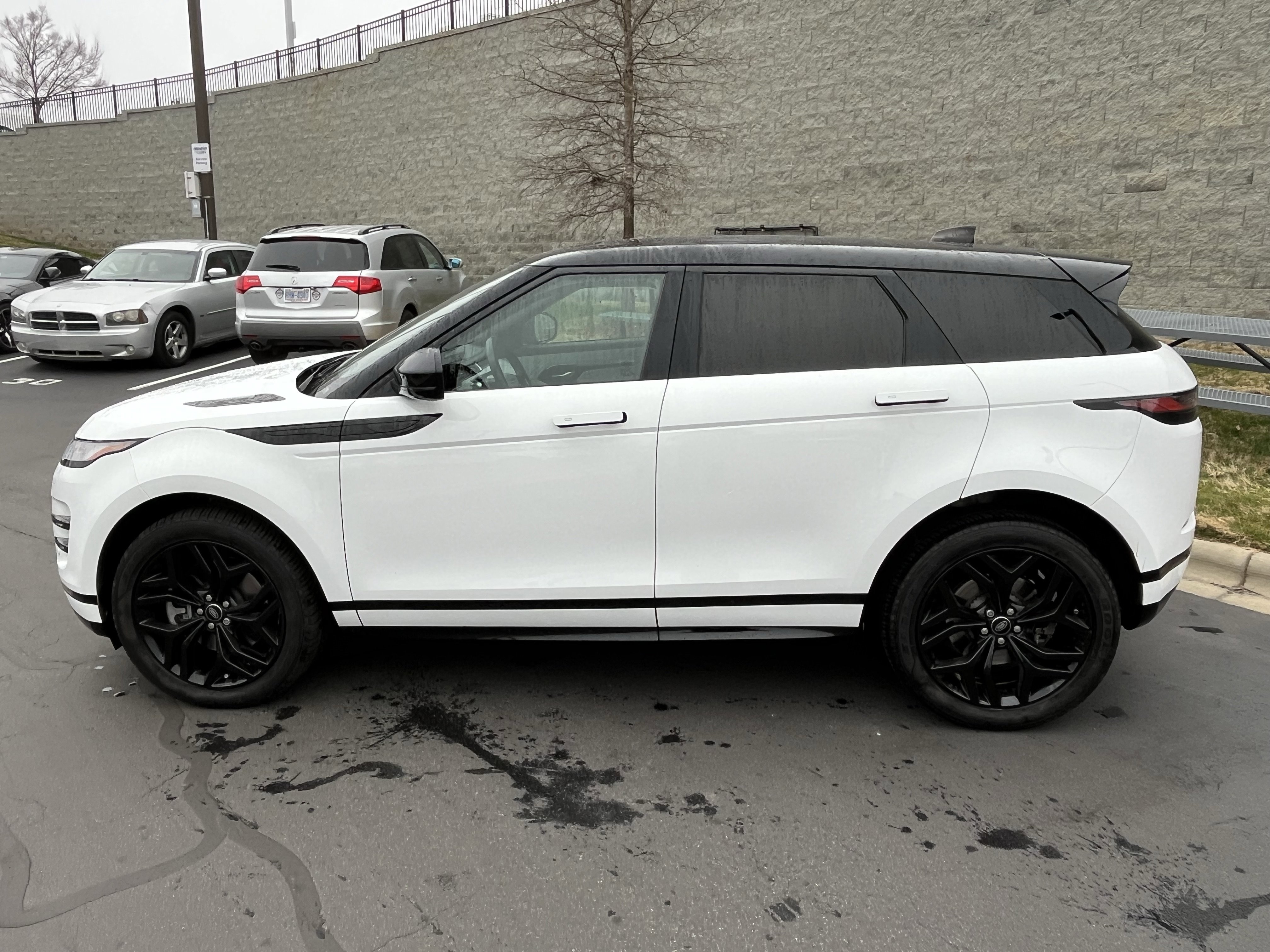 Certified 2023 Land Rover Range Rover Evoque R-Dynamic SE image 4