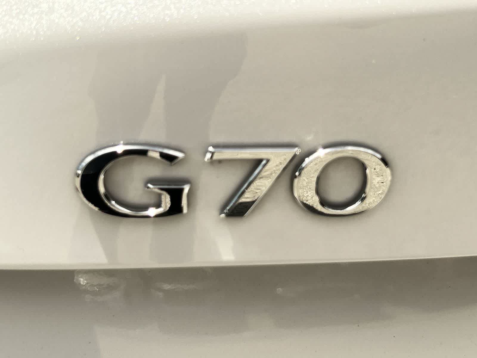 Used 2019 Genesis G70 2.0T Advanced w/ Elite Package RWD image 8