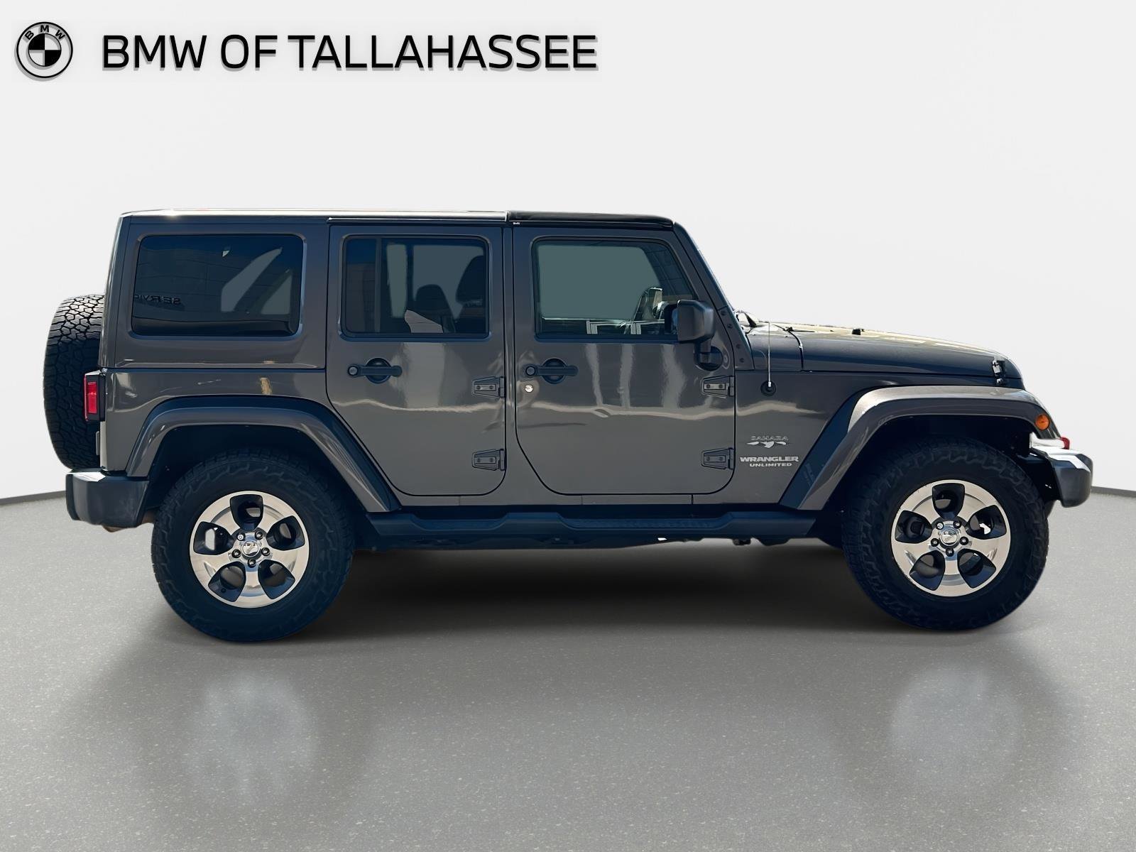Used 2017 Jeep Wrangler Unlimited Sahara w/ Connectivity Group image 4