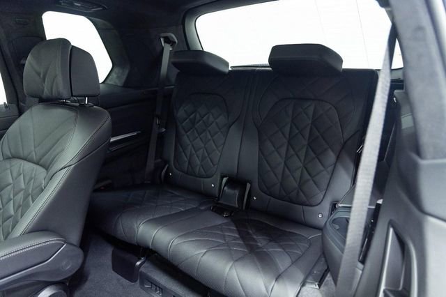New 2026 BMW X7 xDrive40i image 26