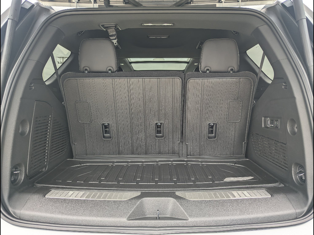 New 2026 GMC Yukon AT4 Ultimate w/ LPO, Floor Liner Package AWD/4WD image 19