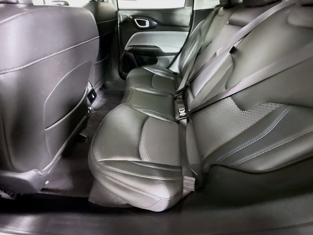 Used 2022 Jeep Compass Latitude w/ Sun and Sound Group image 28