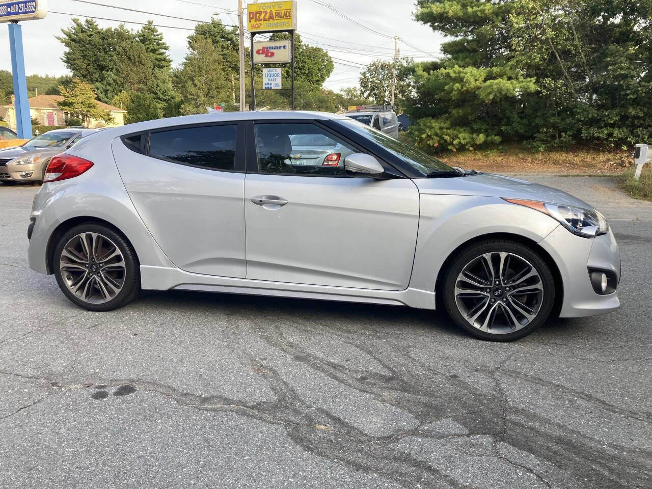 Used 2016 Hyundai Veloster Turbo image 3