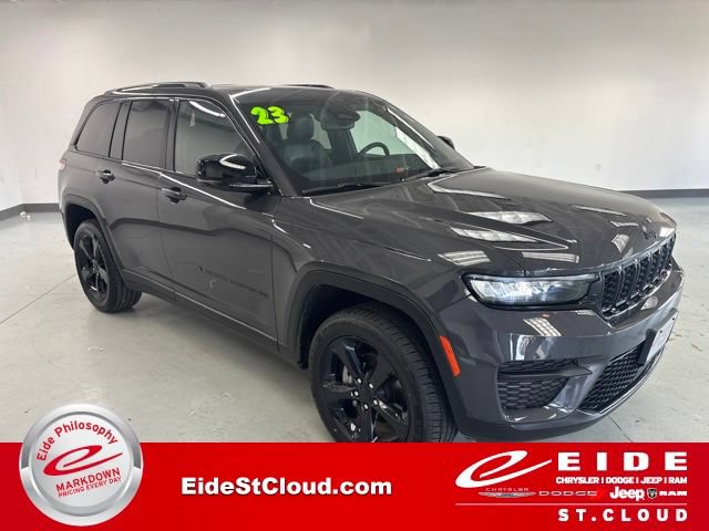 Used 2023 Jeep Grand Cherokee Altitude AWD/4WD image 1
