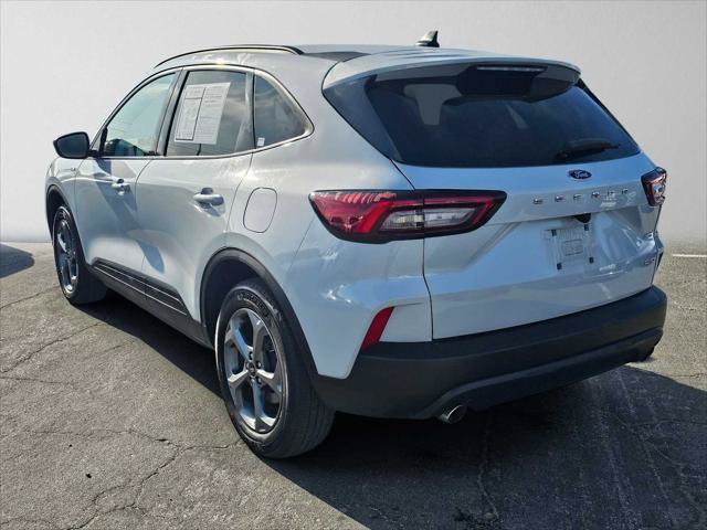 Used 2025 Ford Escape ST-Line Select AWD/4WD image 5