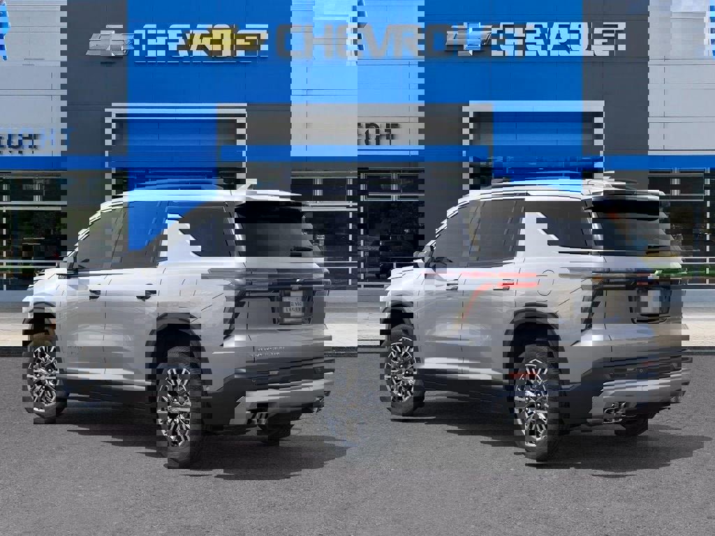 New 2026 Chevrolet Traverse LT w/ Driver Confidence Package image 3