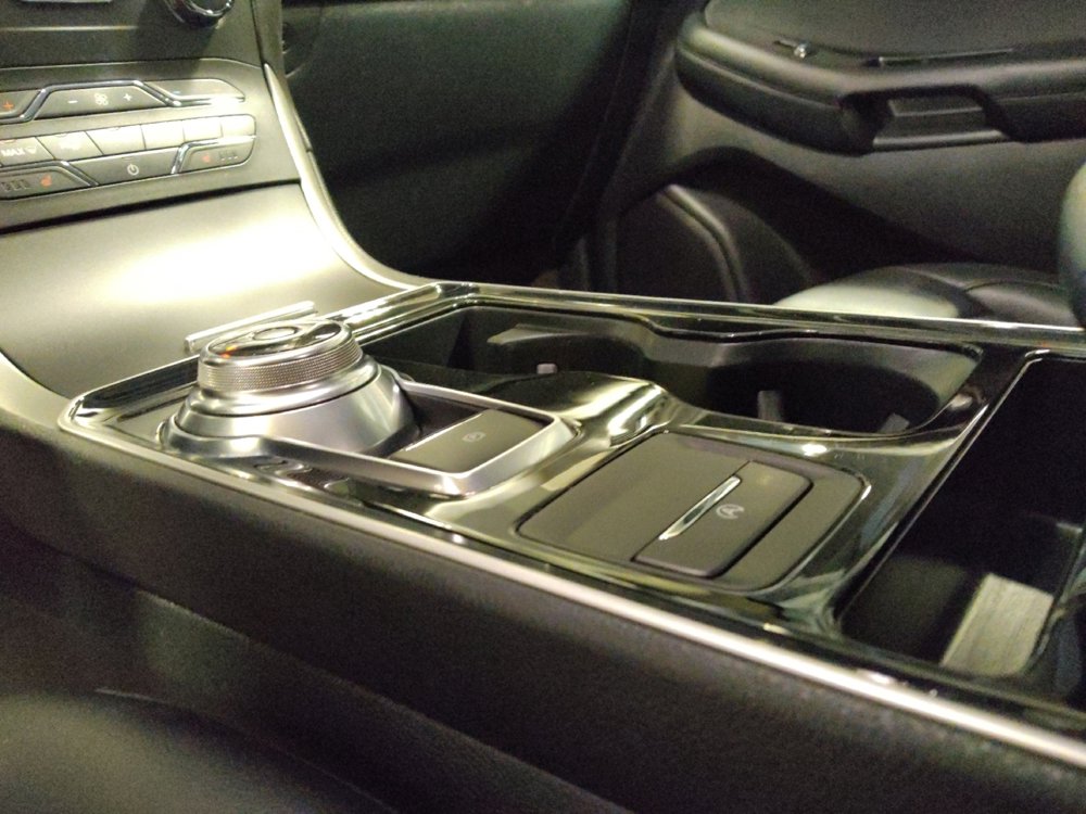 Used 2020 Ford Edge SEL image 26