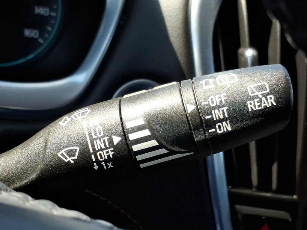 Used 2019 Chevrolet Traverse LT FWD image 27
