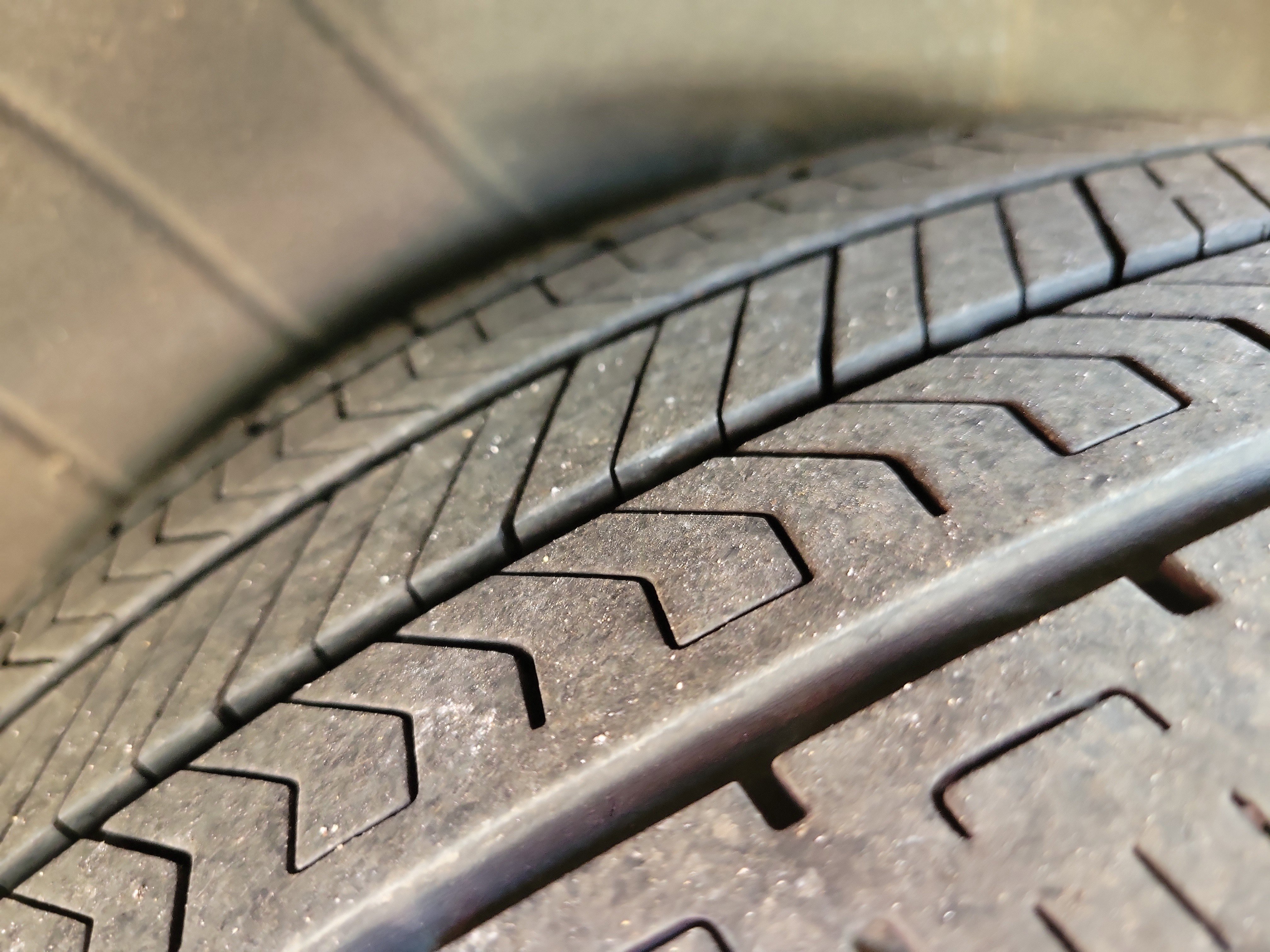 Used 2024 Kia Carnival EX image 10