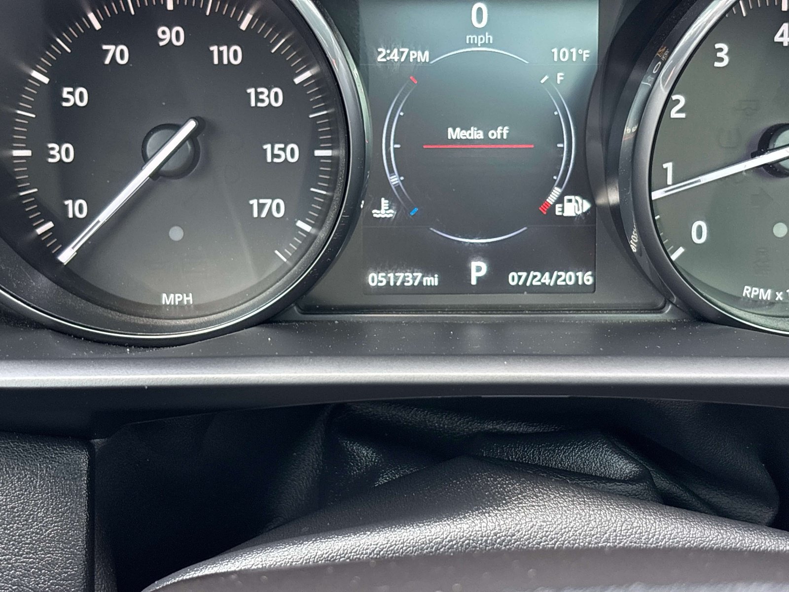 Used 2017 Land Rover Range Rover Sport SE AWD/4WD image 17