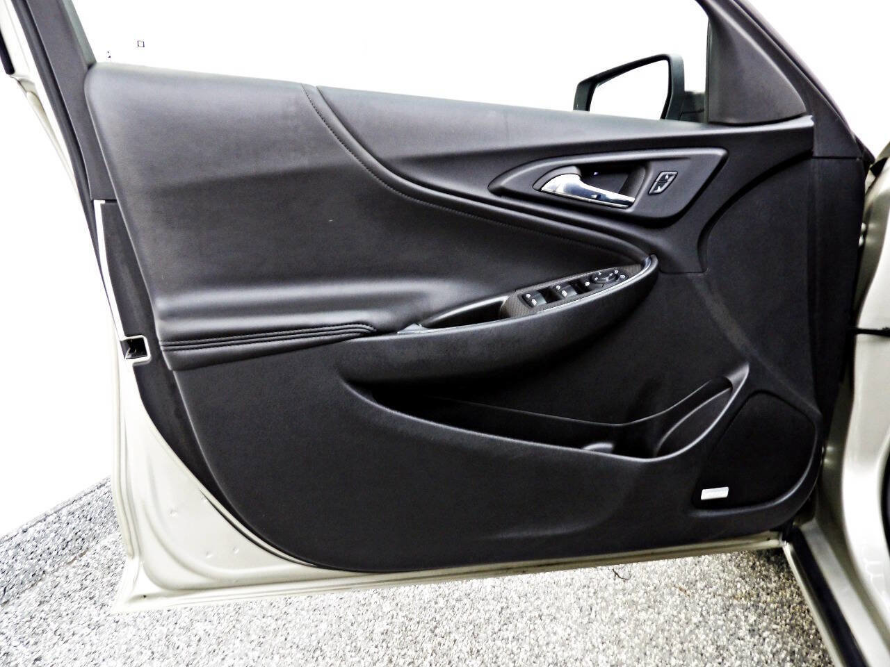 Used 2016 Chevrolet Malibu Hybrid w/ Leather Package image 7