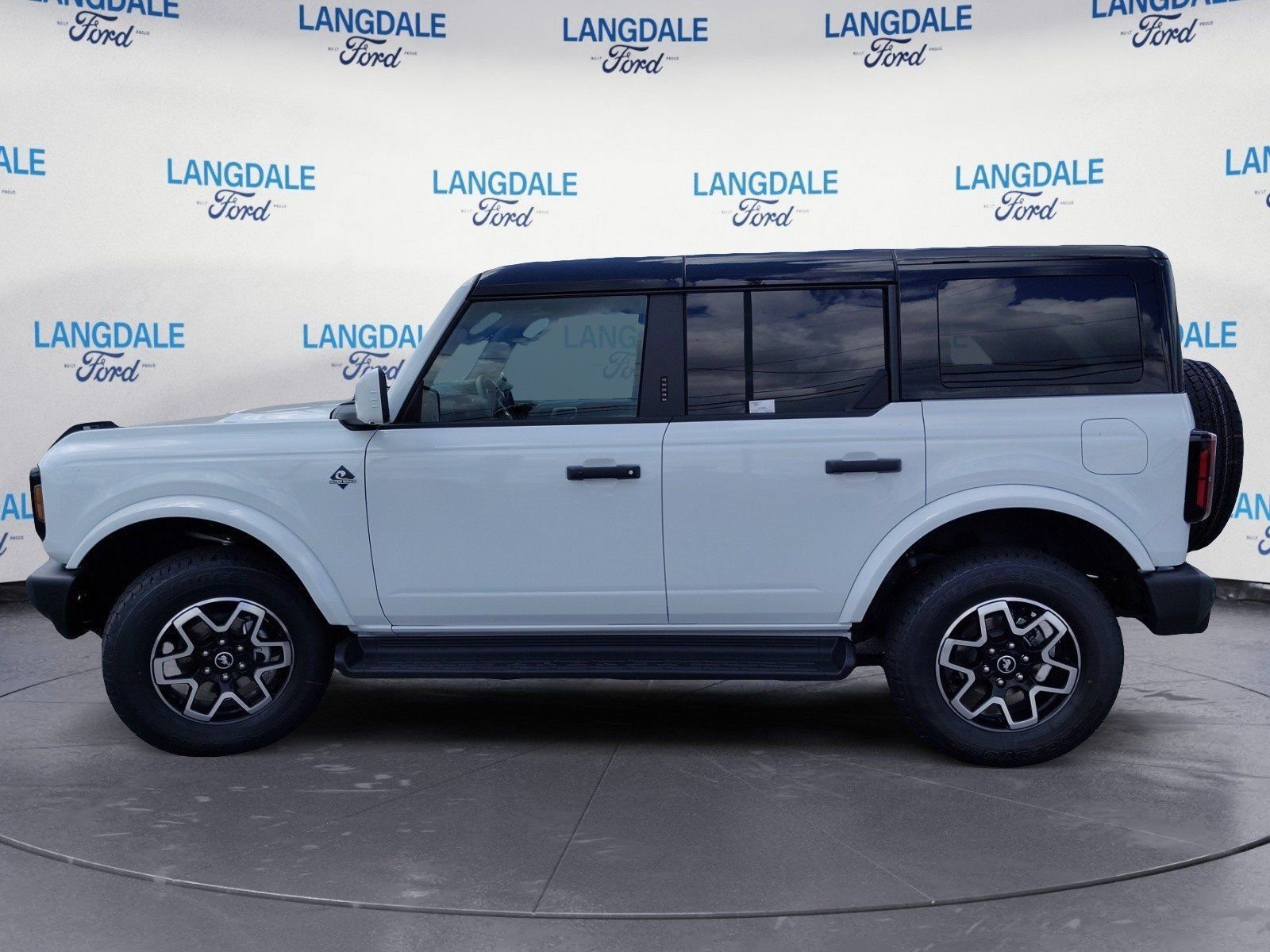 New 2026 Ford Bronco Outer Banks AWD/4WD image 10
