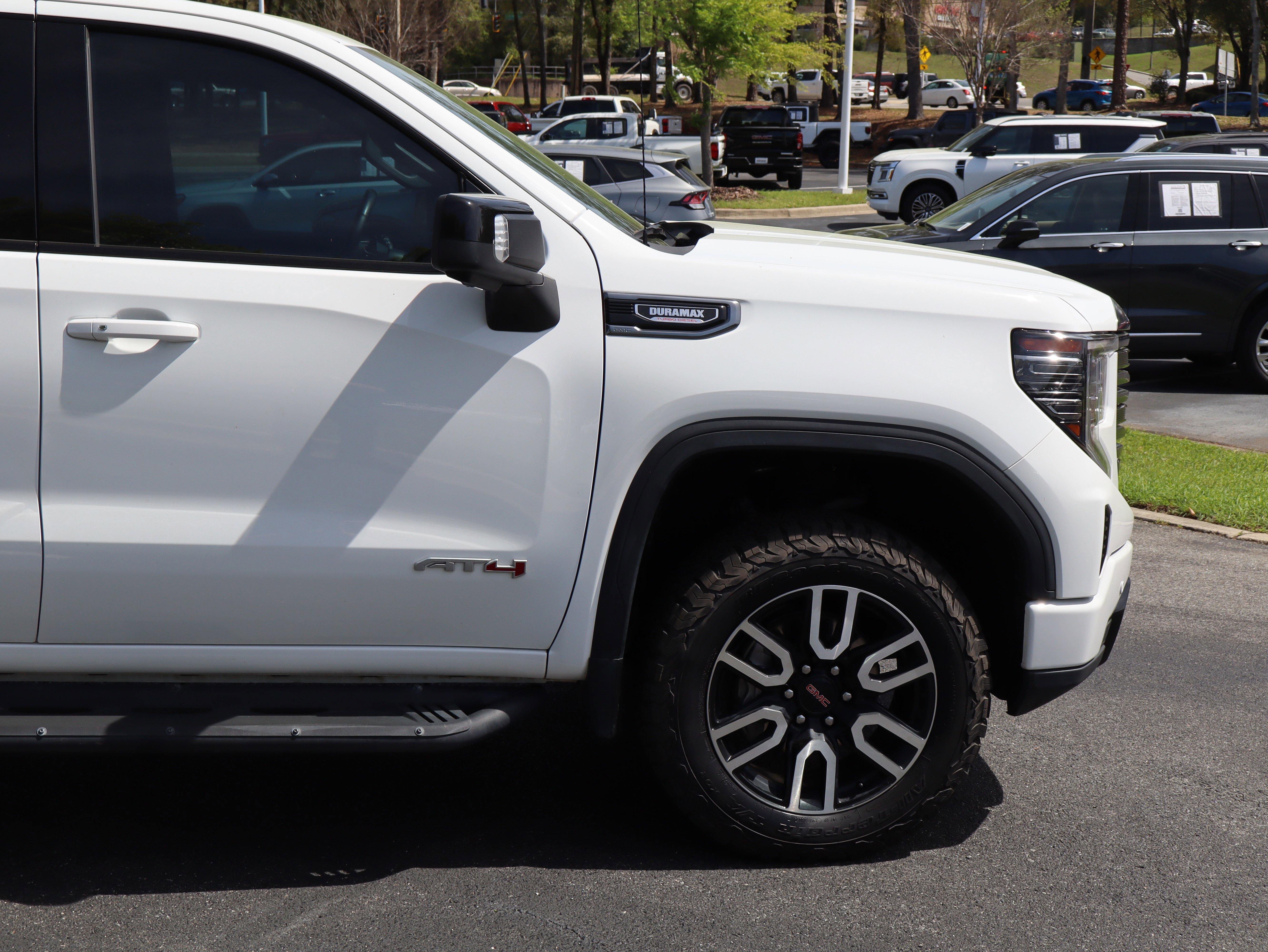 Used 2023 GMC Sierra 1500 AT4 w/ AT4 Premium Package image 11