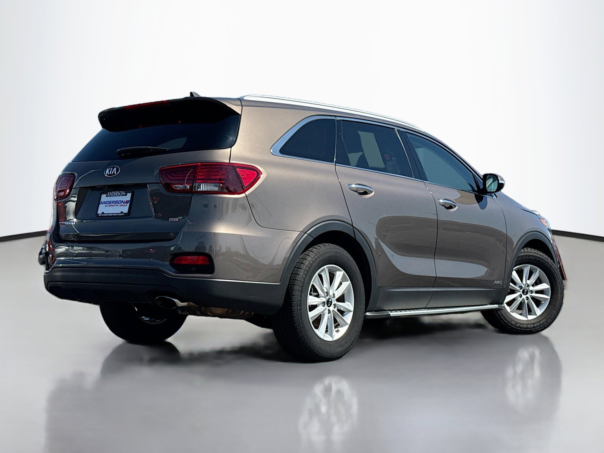 Used 2019 Kia Sorento LX w/ LX Convenience Package image 2