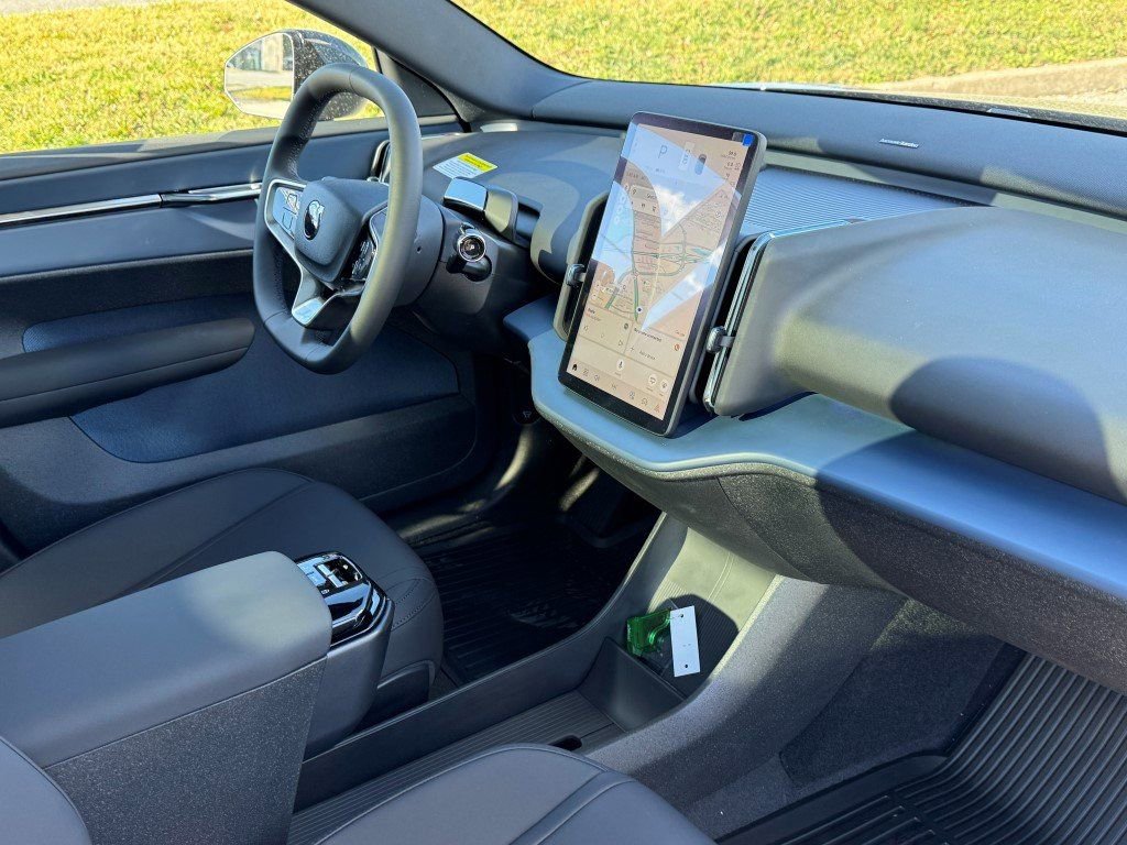 New 2026 Volvo EX30 Plus w/ Protection Package Premier image 11