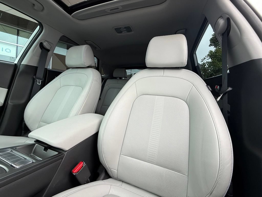 Certified 2023 Hyundai Kona Limited FWD image 13