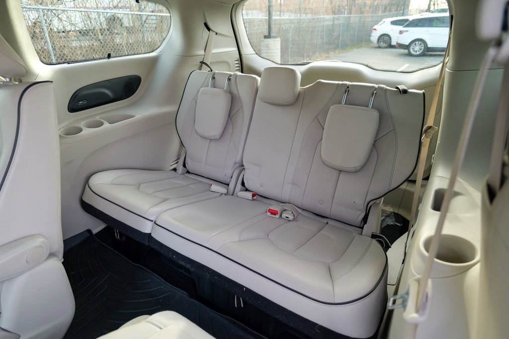 Used 2018 Chrysler Pacifica Limited w/ Advanced Safetytec Group image 30