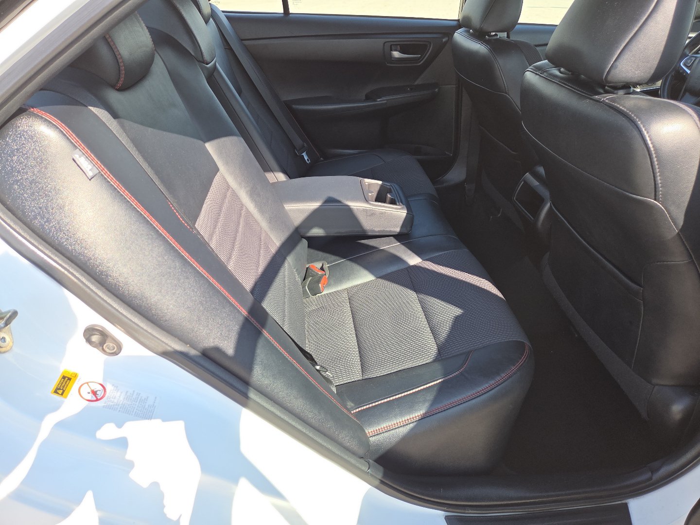 Used 2016 Toyota Camry SE FWD image 17