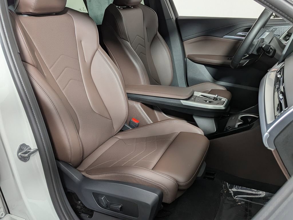 Used 2025 BMW X2 xDrive28i w/ M Sport Package image 26